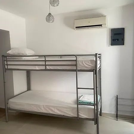 Klaudia's House דירה